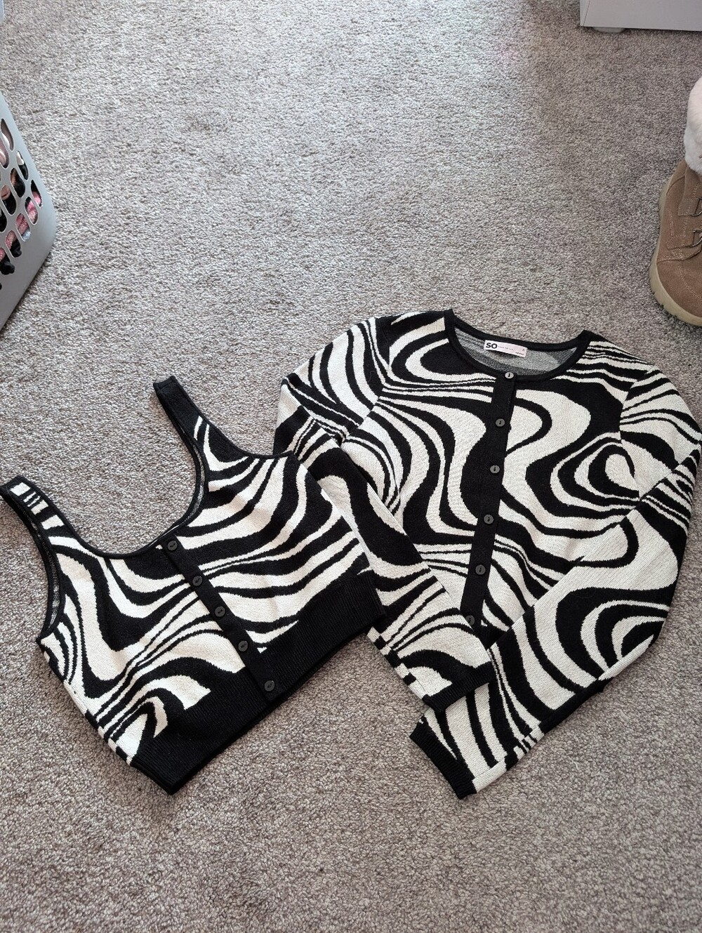 SO Cropped Swirl Cardigan & Tank